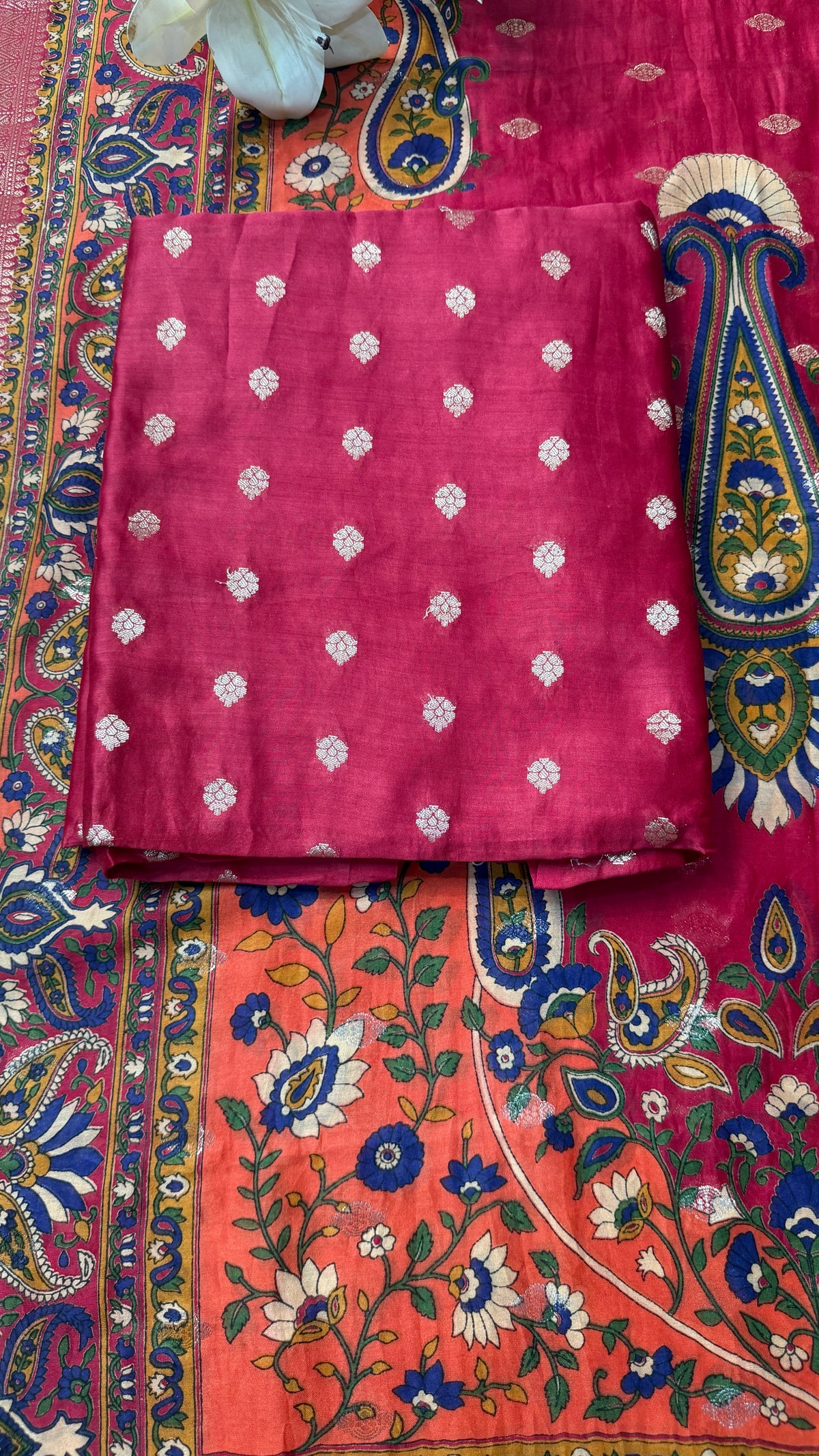 Maheshwari Silk Suit Scattered gold zari butis