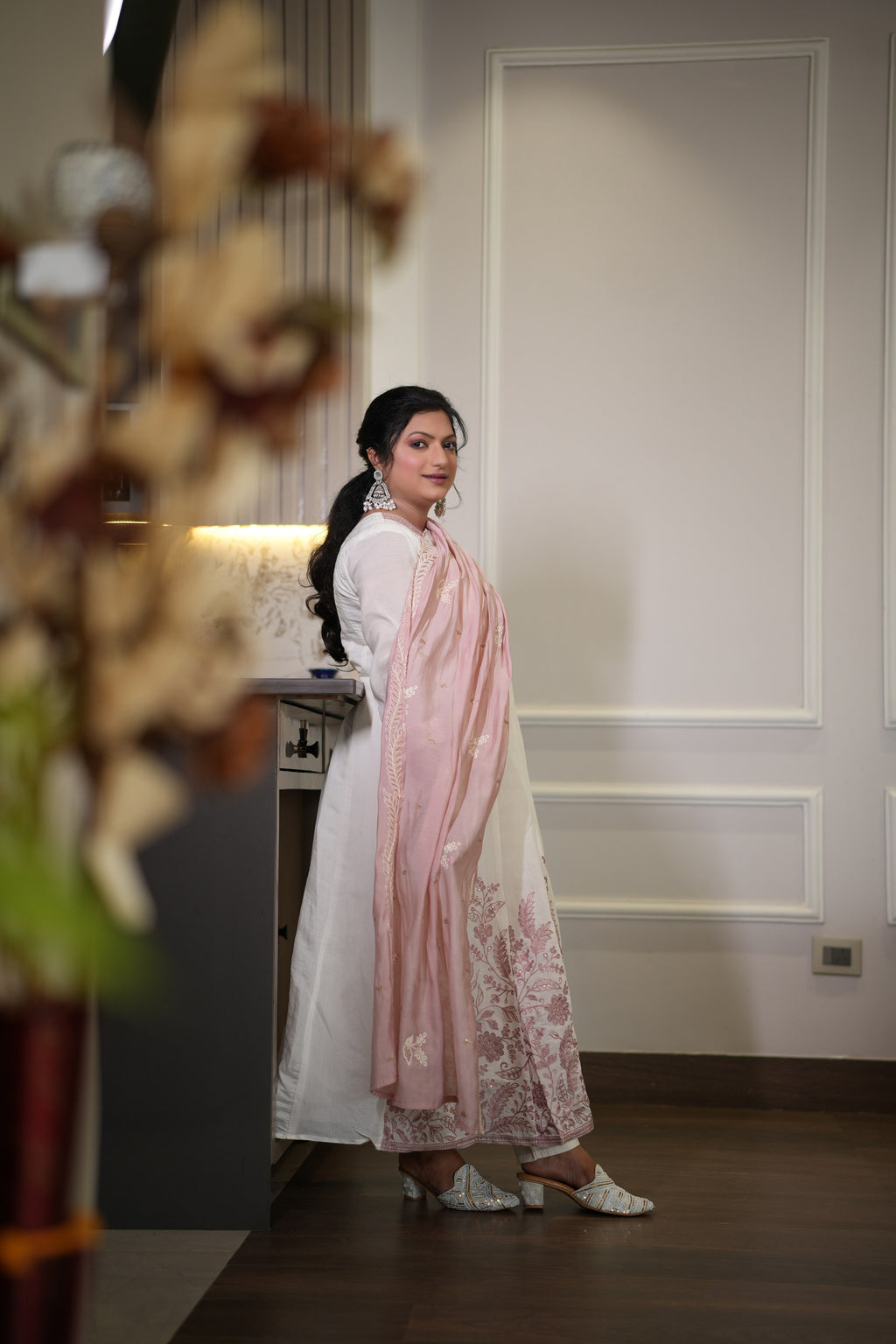 Ivory Mul Chanderi Anarkali Set – Thread Work